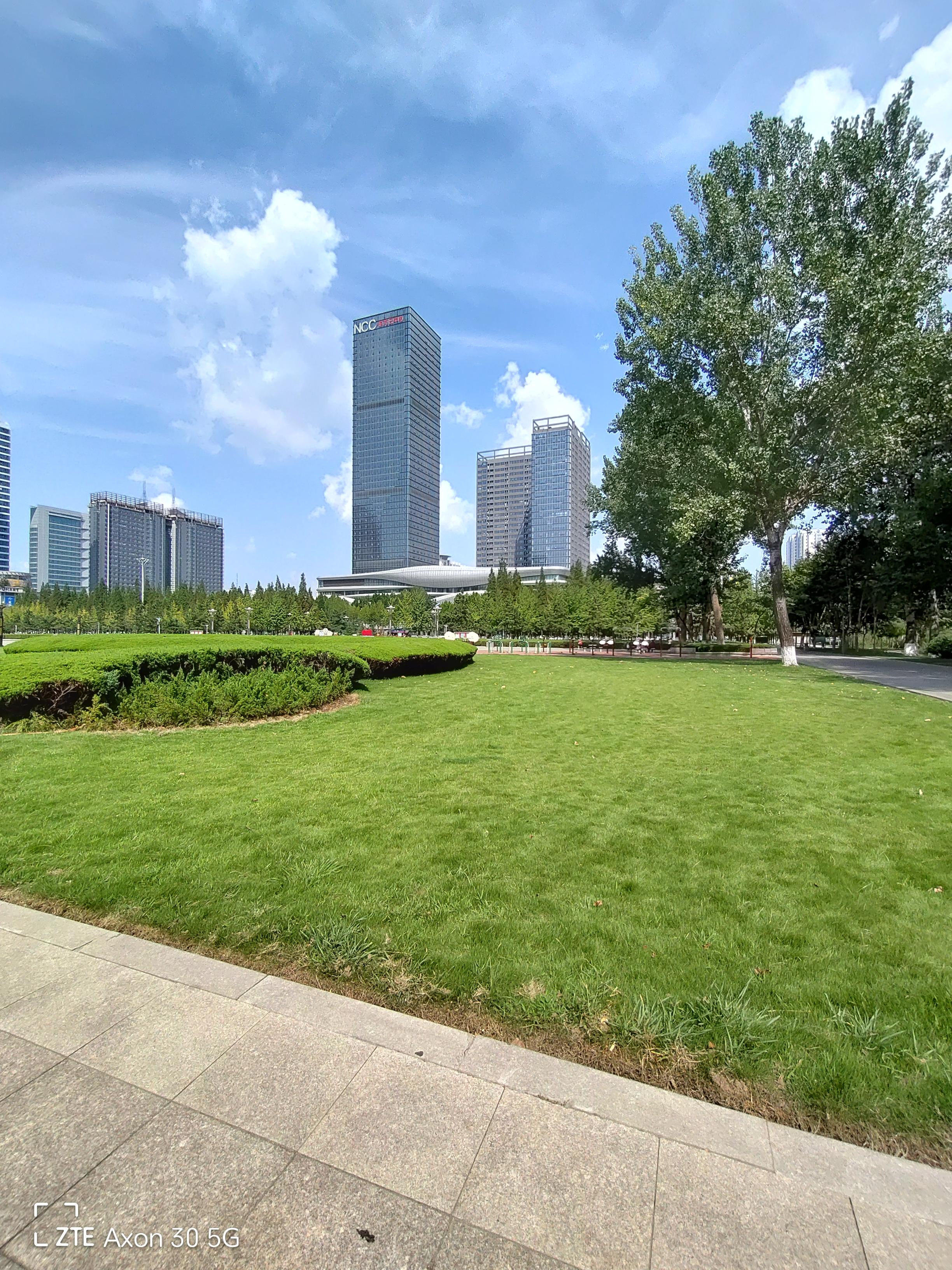 中兴axon305g屏下摄像手机,中兴axon30u和oppofindx3pro