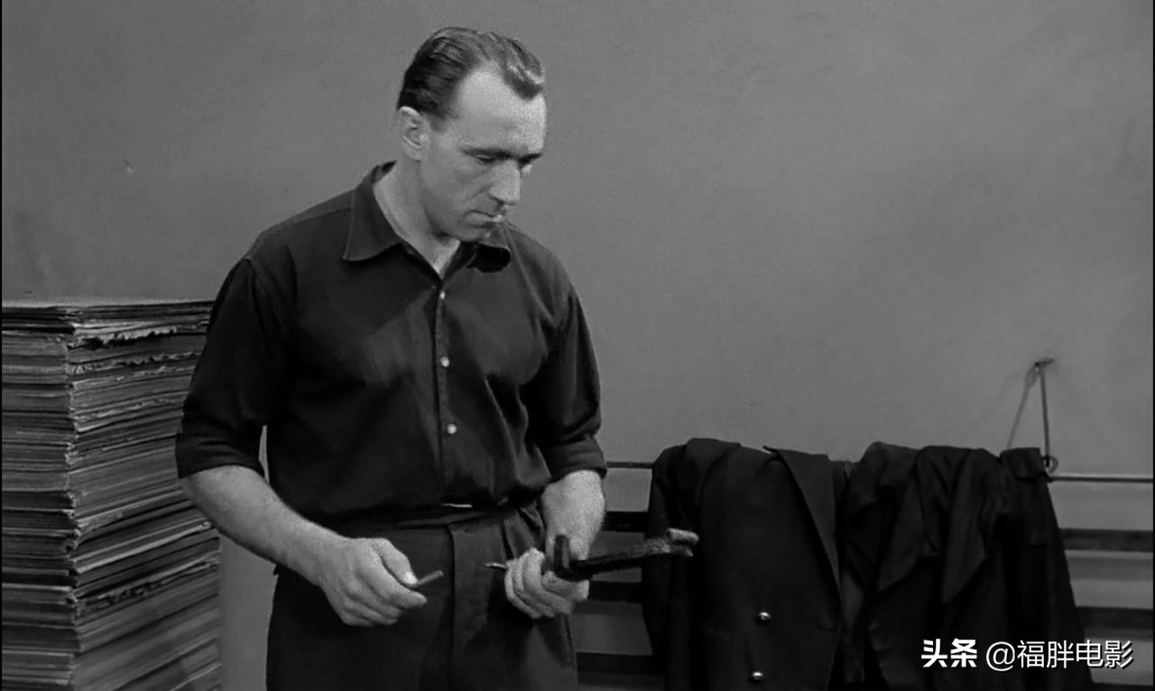 肖申克的救赎挖洞挖了多少年,最伟大的越狱电影肖申克的救赎