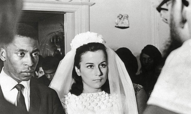 结三次婚的女人第25集,球王贝利18岁时照片