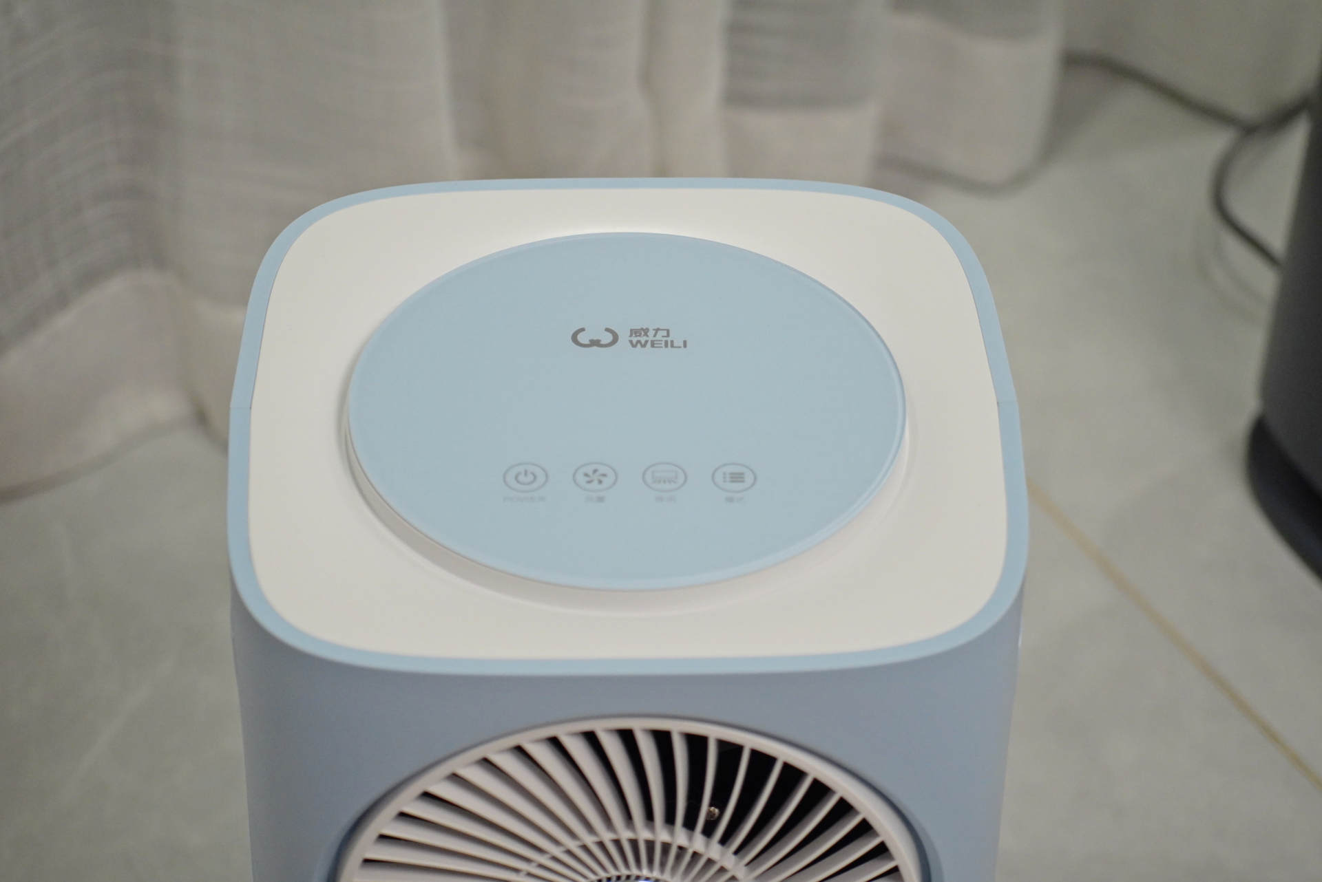 移动空调一体机跟空调有什么区别,挂壁式空调和移动空调哪个节能