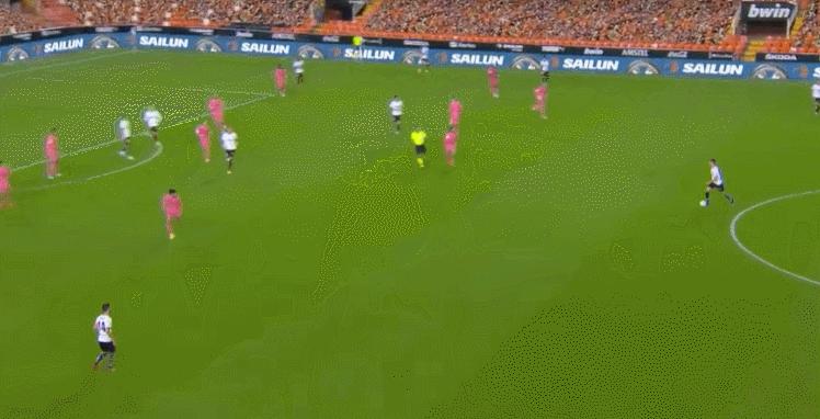 皇马后卫失误,皇马缺9号位问题严重