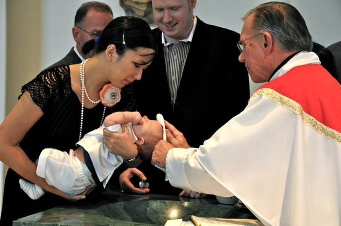 新教和天主教有何区别,天主教和新教最大的区别