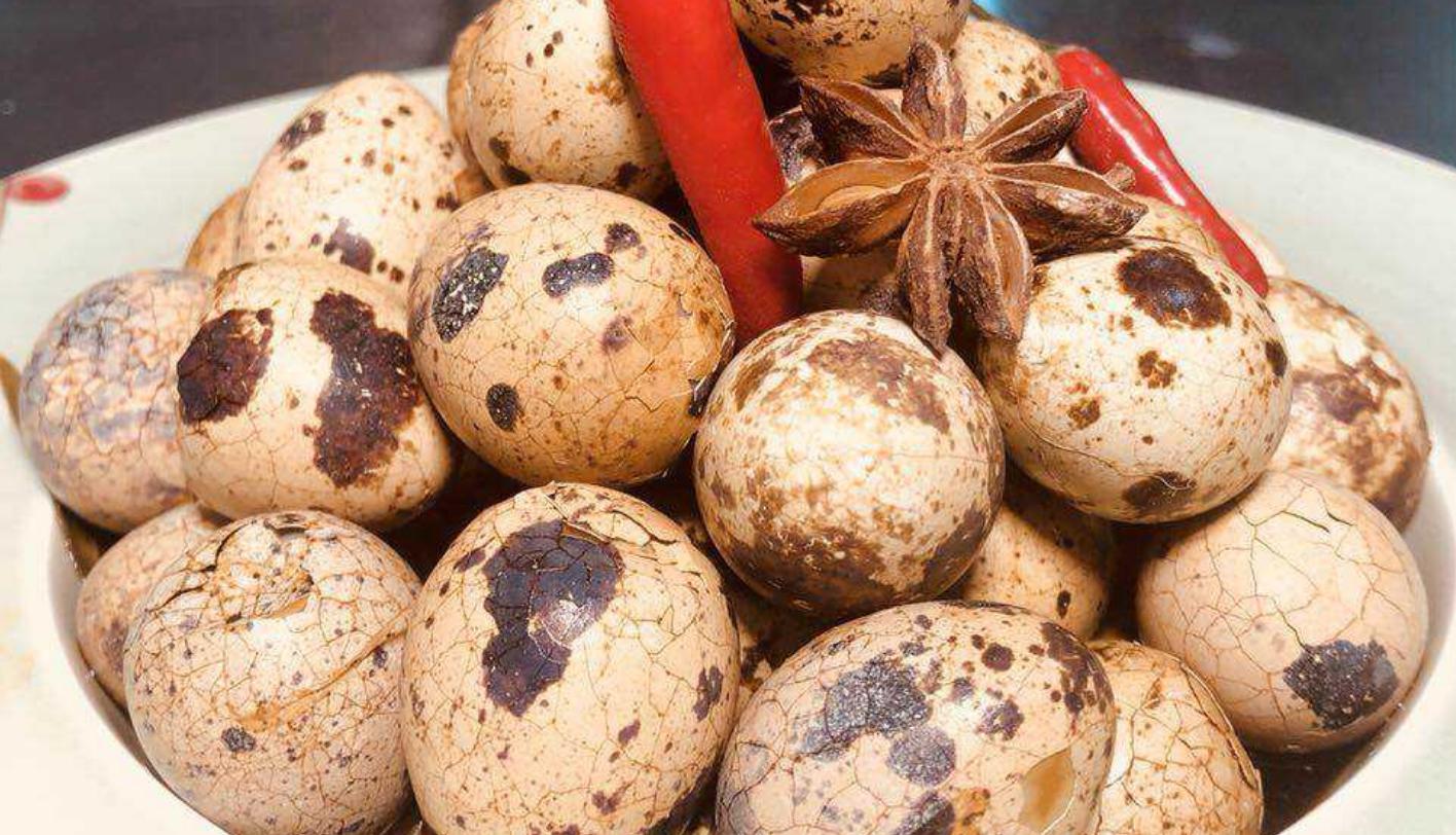 鹌鹑蛋不要剥壳怎样做成菜好吃,鹌鹑蛋不放油怎么做好吃