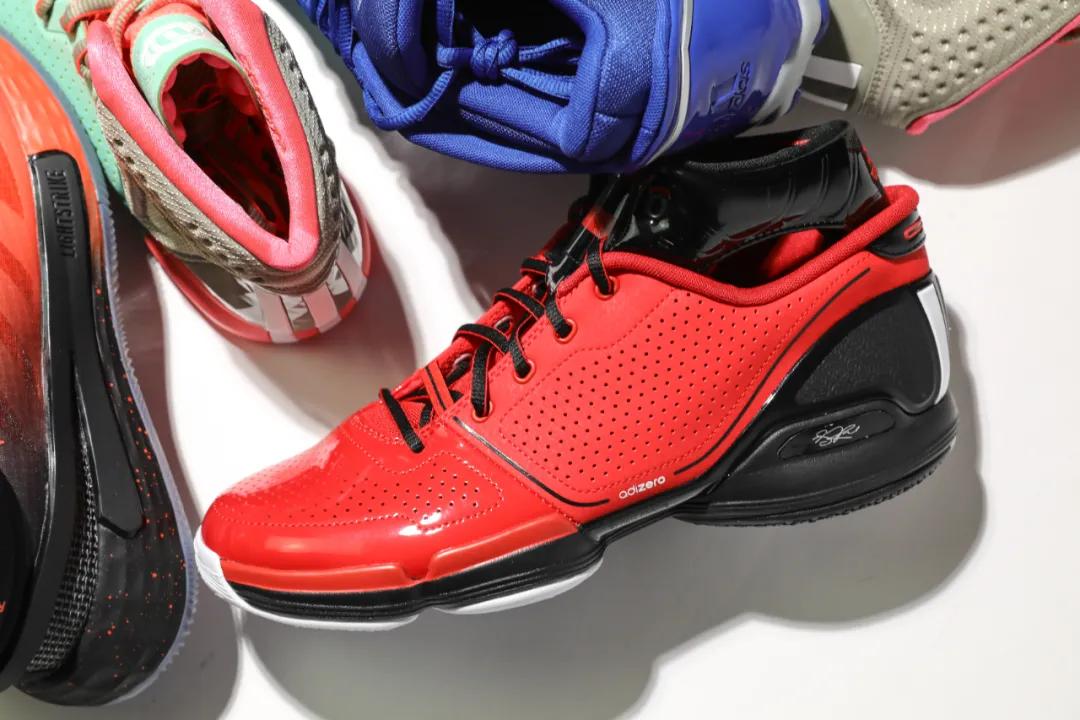 新鞋一出即打折？这几双阿迪篮球鞋的二级市场行情竟然如此坚挺