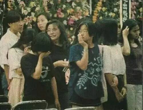 黄家驹年轻时的情史,黄家驹当年的爱情故事