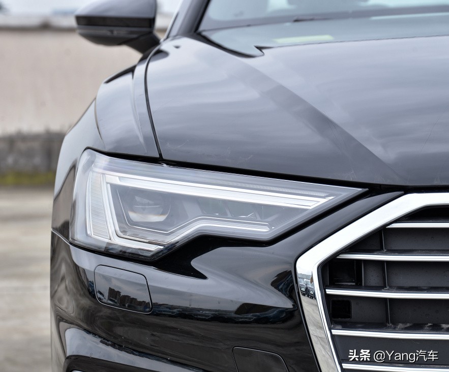 奥迪a8打6折,19年最新款奥迪a6l豪华和臻选区别