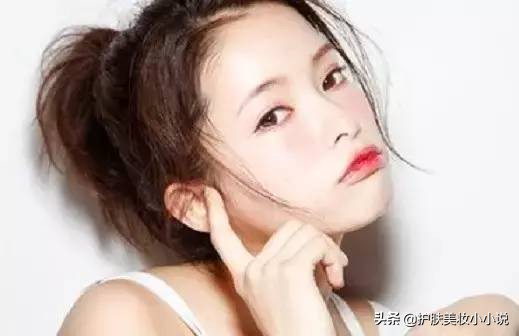 脸蛋油腻、毛孔粗大、鼻子起皮是怎么引起的呢？日常护肤小常识