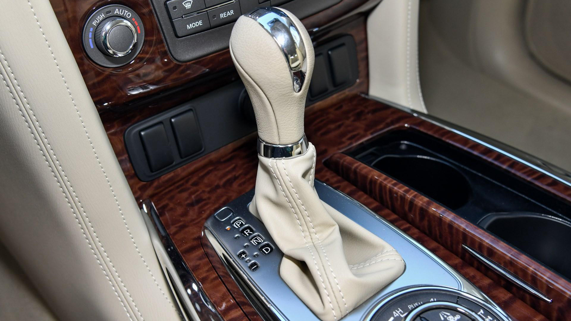 全新日产途乐有哪些亮点,丰田陆巡与日产途乐