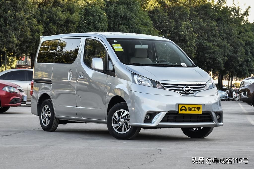 连纽约的出租车都选它！舒适、耐用，更能装的日产NV200终于到手了，让我们看看它到底有多实用