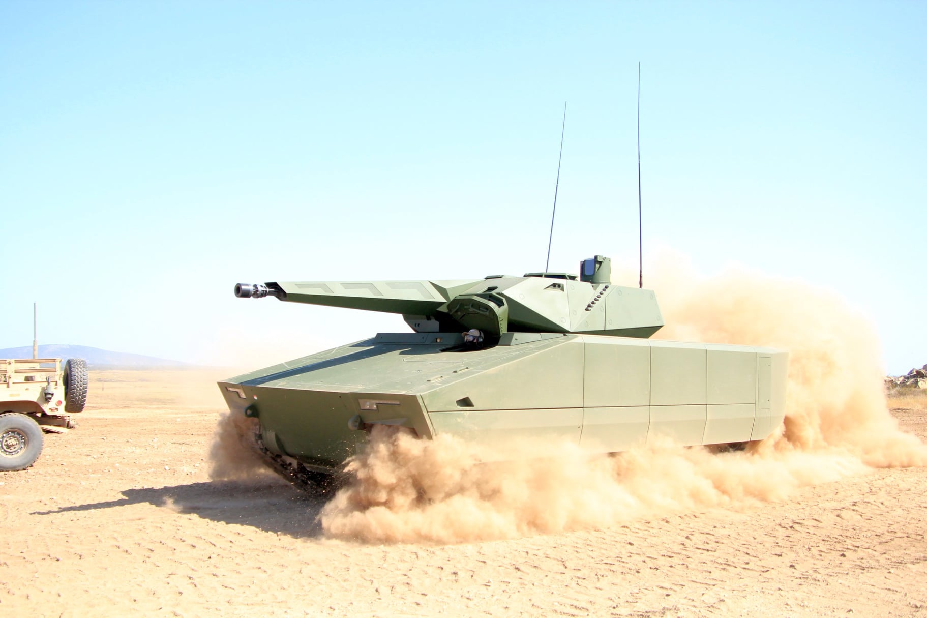 世界上防护能力最强的装甲车,最新山猫kf41步兵战车