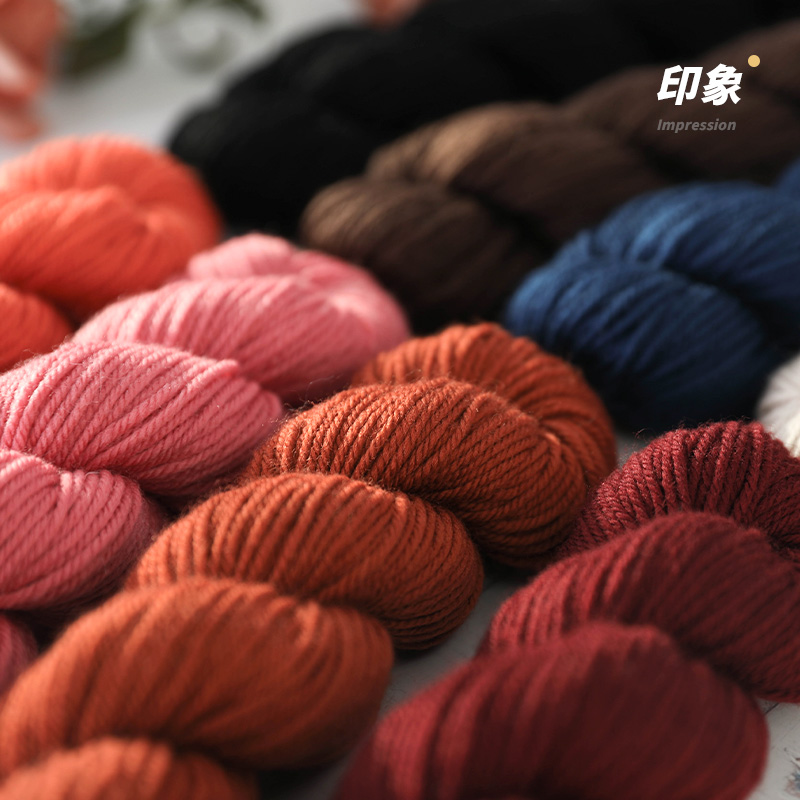 鱼骨针菱形毛衣图案,蓝色毛衣有花边的