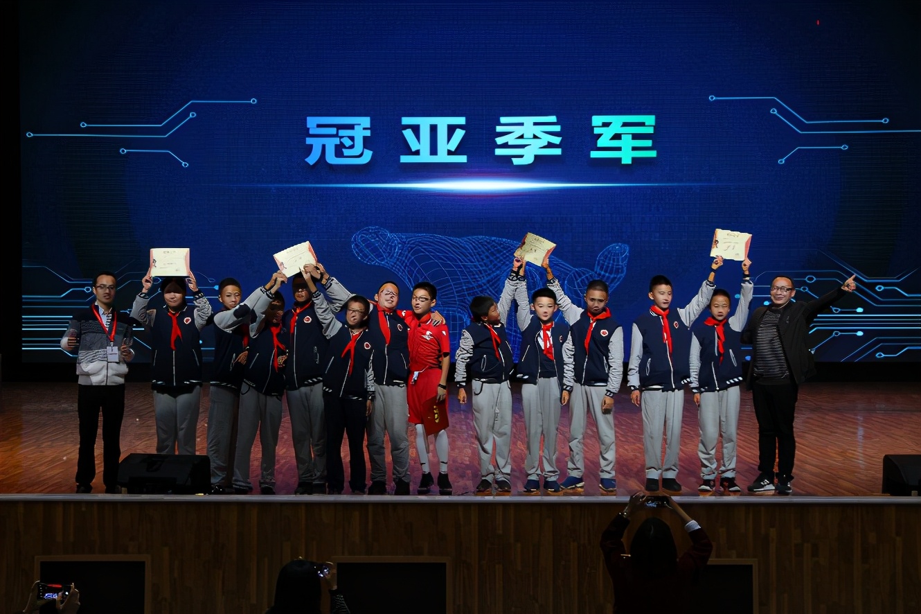 筑梦AI,智竞未来——天府七中科创体育节之科技活动回顾