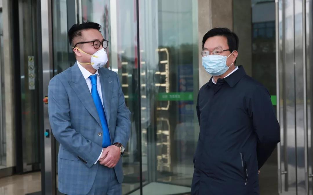 浦荣皋一行走访绿叶指导疫情防控工作