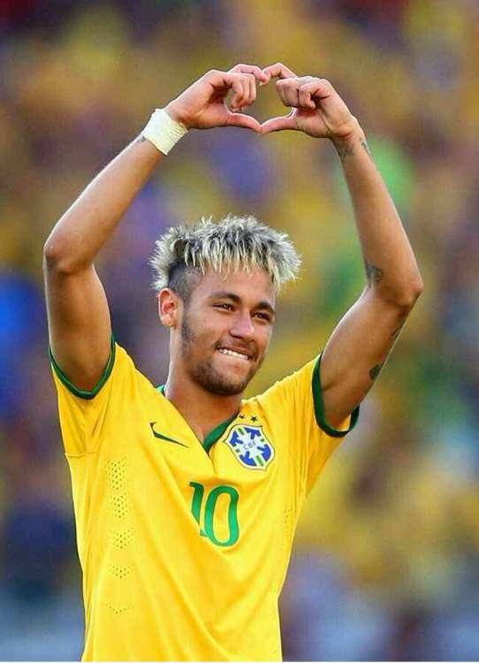 从诺坎普的太子到巴黎的一哥内马尔是如何逐渐走向下坡路的?