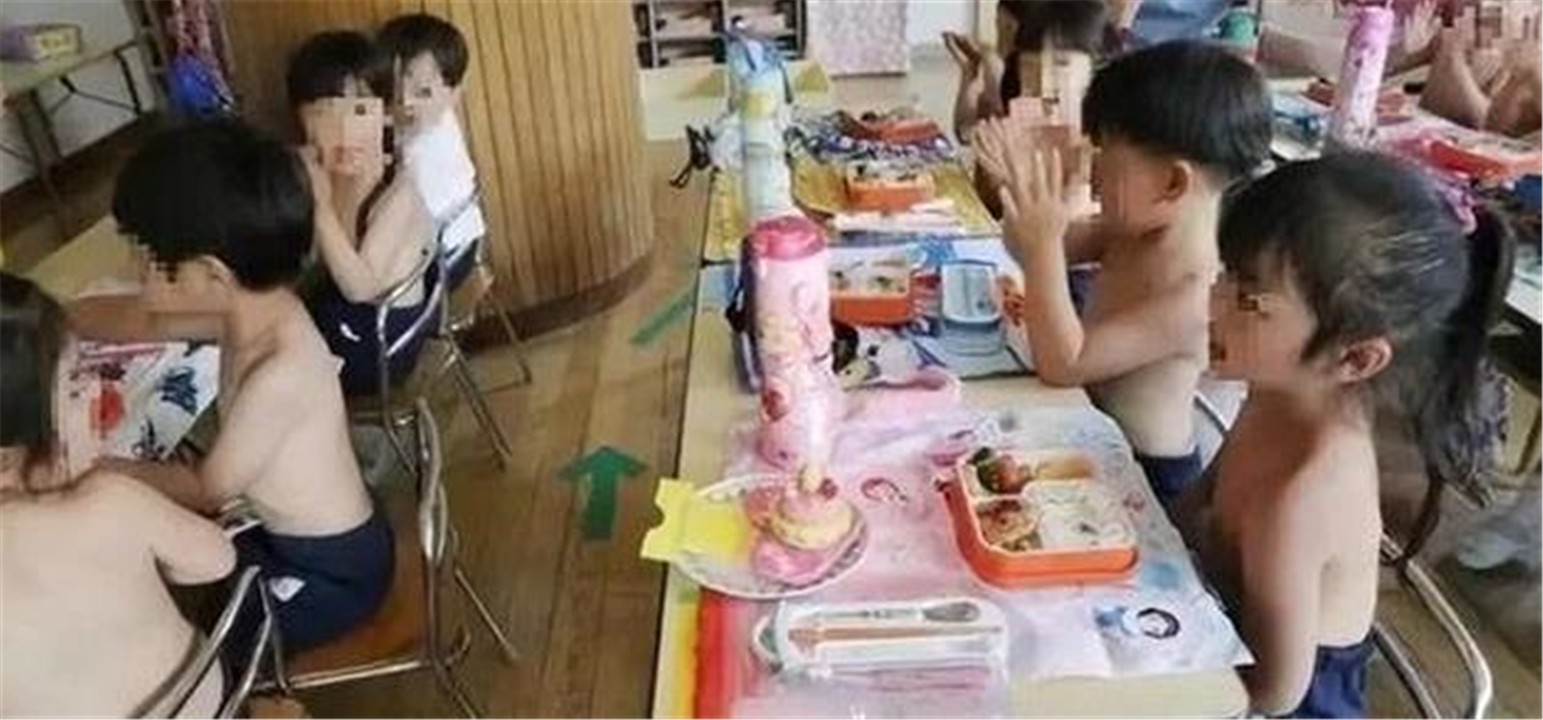 日本脱衣上课红了,男孩女孩都裸上身,网友:不怕早熟