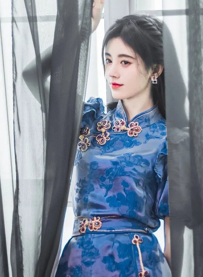 羡慕别人穿旗袍的句子,羡慕别人穿漂亮的衣服