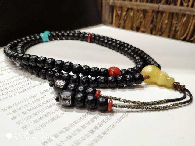 星月文玩手串配饰搭配,文玩核桃手串怎么搭配