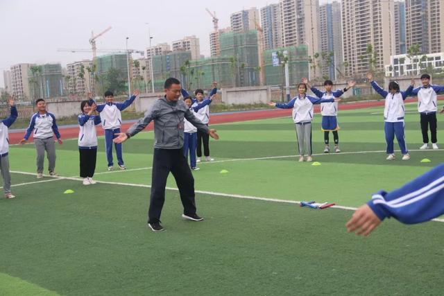 展体育风采,展风采促交流共成长