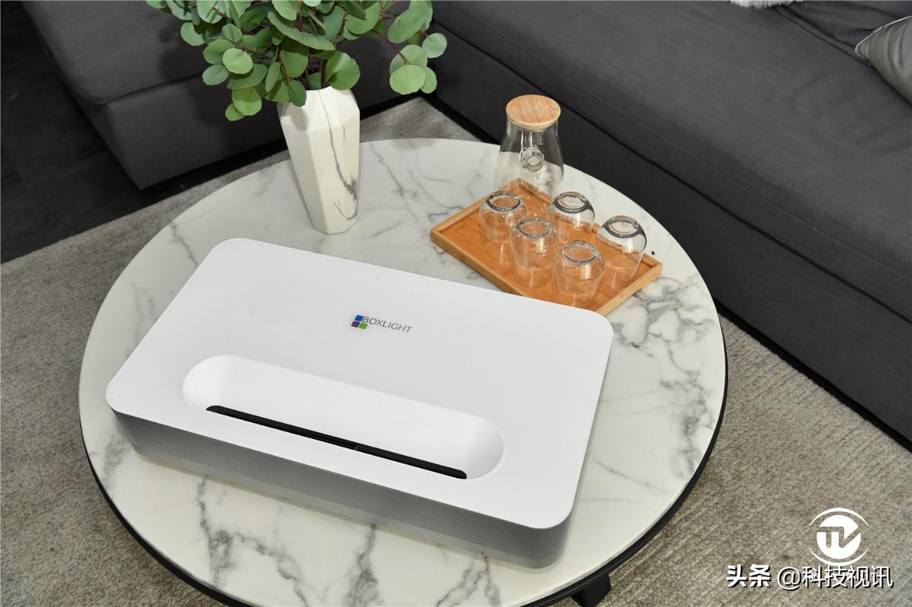 护眼便携影院高亮激光投影,流光溢彩显示器神光同步