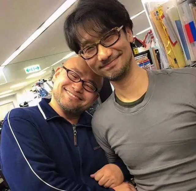 有人愿意花几百块钱,买下被这个光头“喷子”拉黑的资格