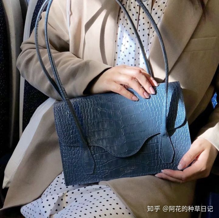 lv香奈儿gucci哪个包包值得入,好看又轻的包包lv