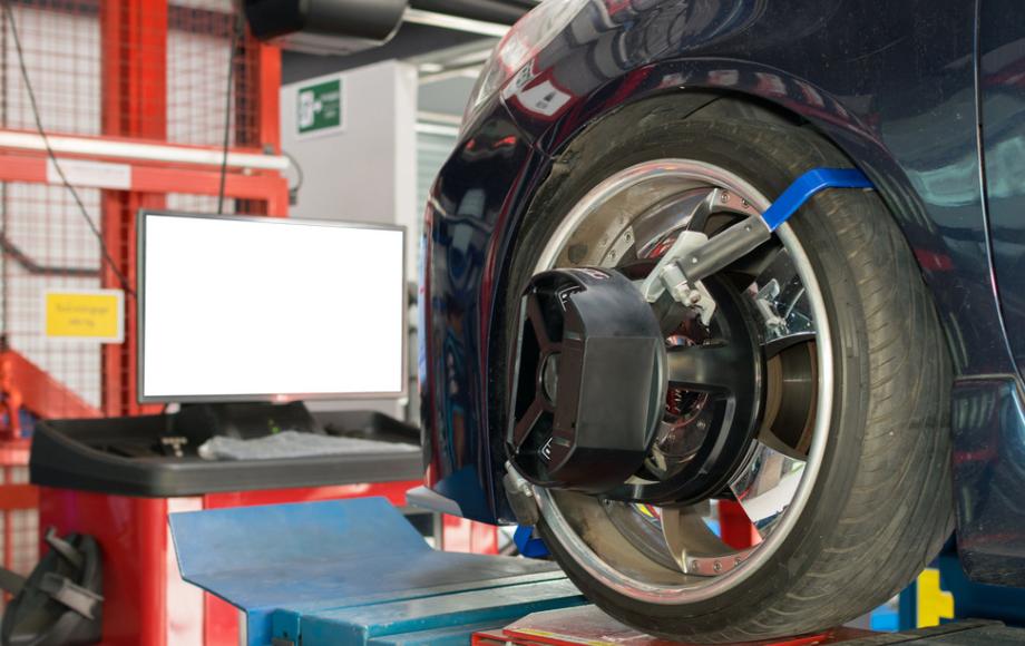 汽车轮胎卡石处理方法,汽车轮胎卡石子需要多久