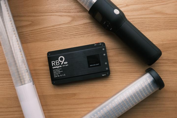 推荐一款简单精致的电脑桌 (实木电脑桌效果图大全2015款)