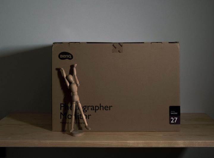 推荐一款简单精致的电脑桌 (实木电脑桌效果图大全2015款)