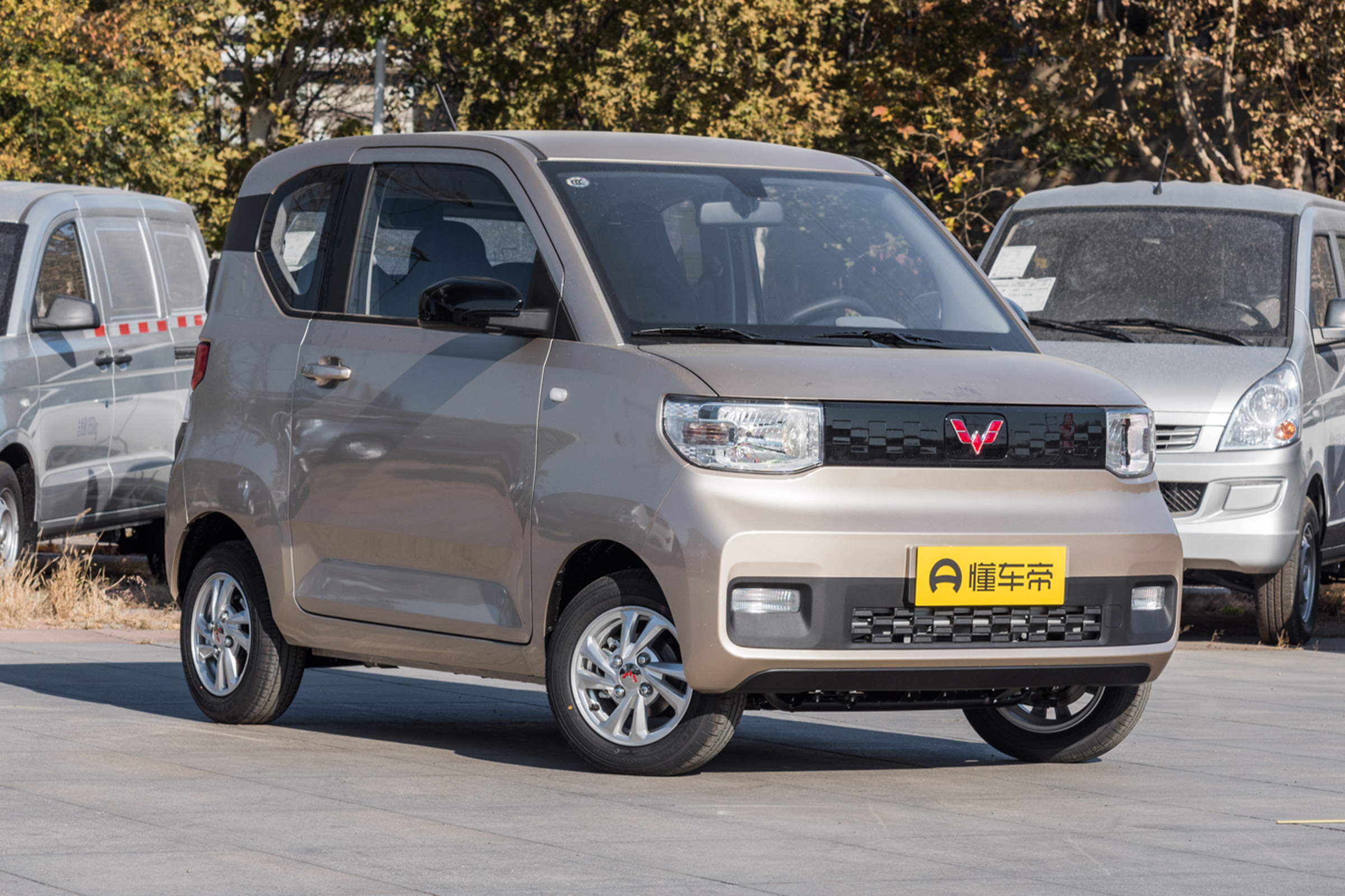 五菱宏光miniev充电绿灯常亮,五菱宏光miniev充电口怕雨吗