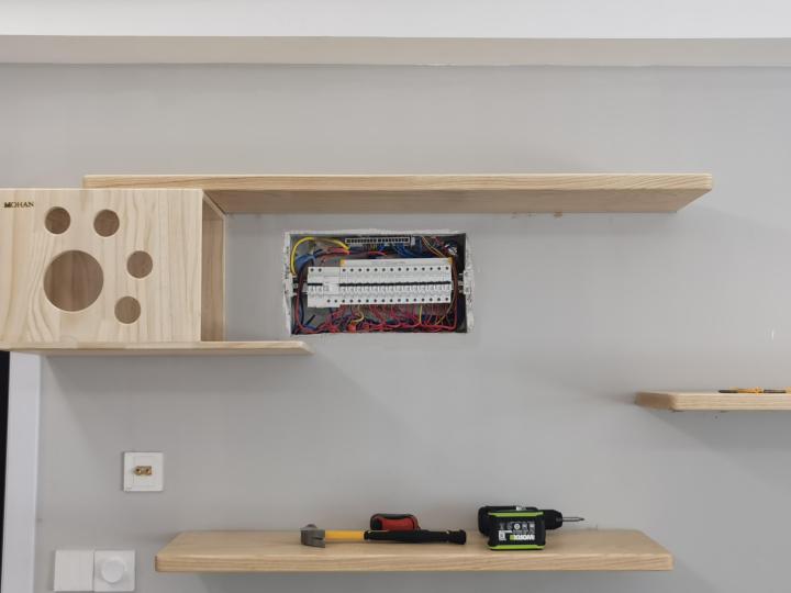 推荐一款简单精致的电脑桌 (实木电脑桌效果图大全2015款)