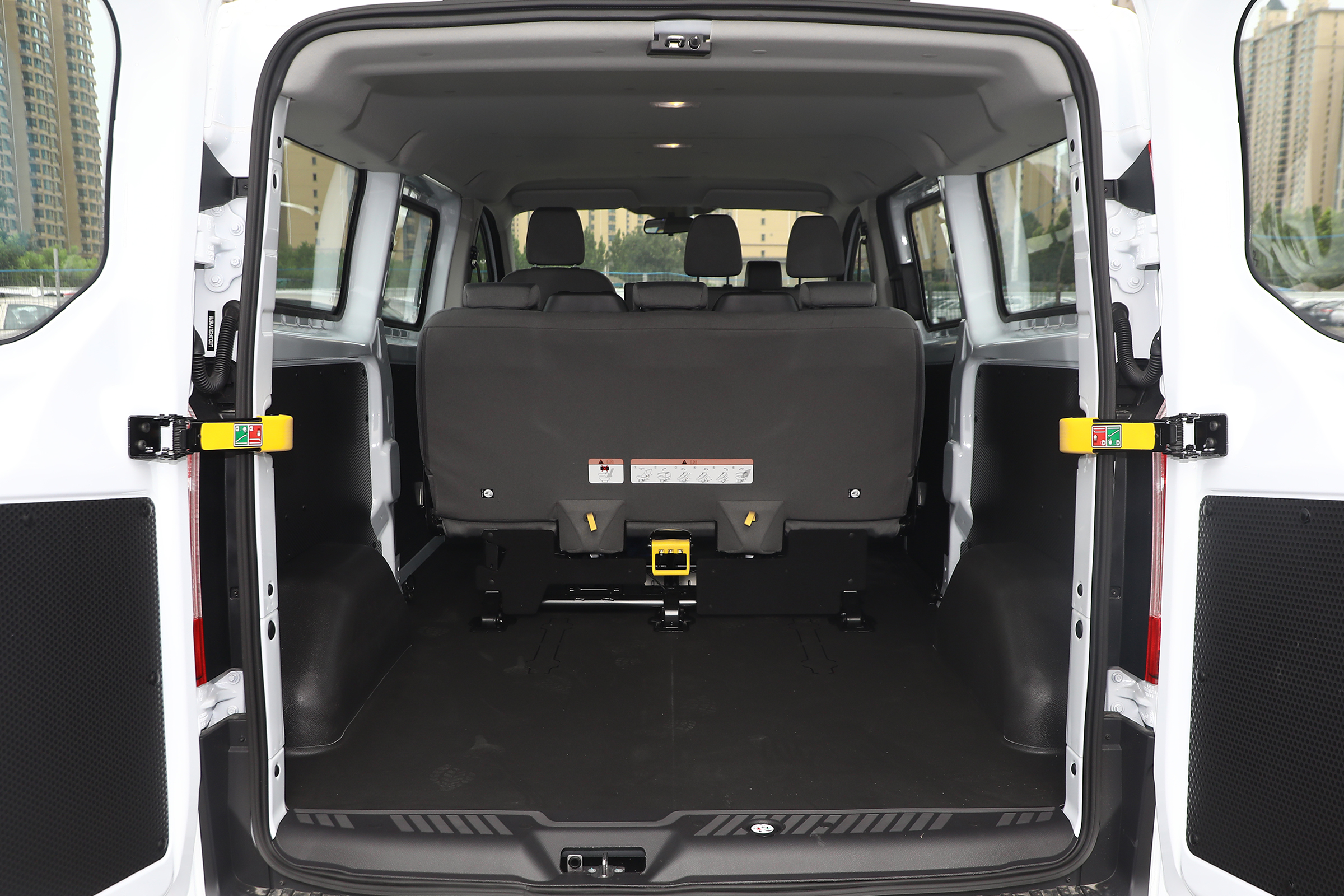 福特新全顺1.5t落地价格,福特新全顺14.98万