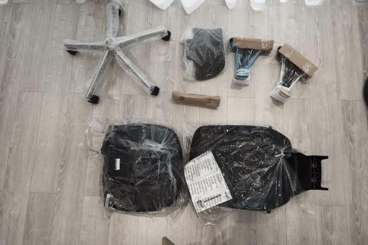 推荐一款简单精致的电脑桌 (实木电脑桌效果图大全2015款)