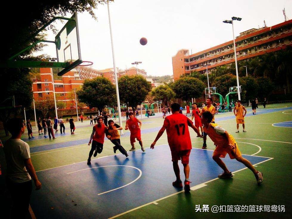 野球场上足球的不同位置,野球场进攻篮球