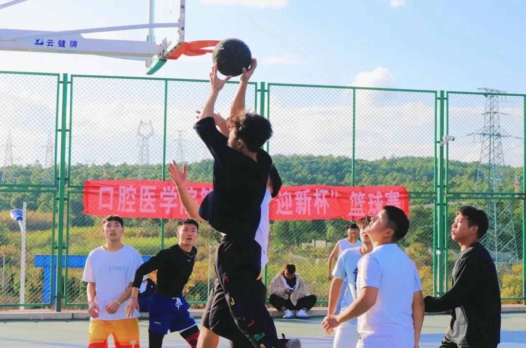 强强相遇巅峰对决,篮球赛的强强对决