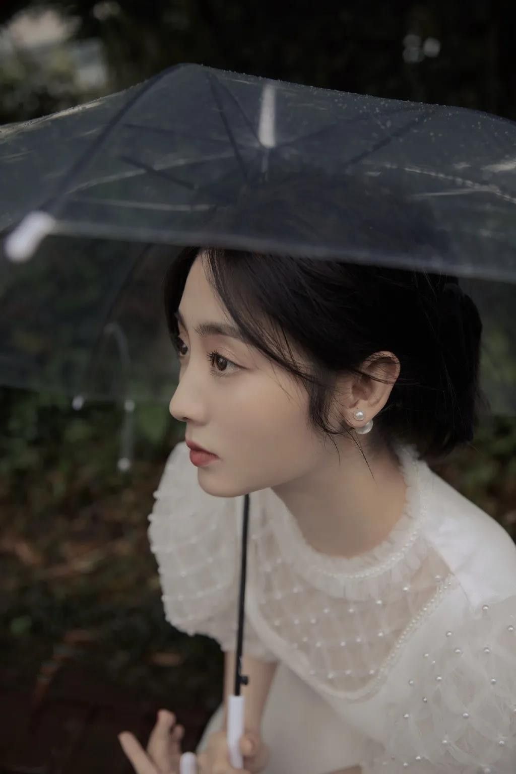 邢菲一袭白裙清新甜美,邢菲可爱少女照片