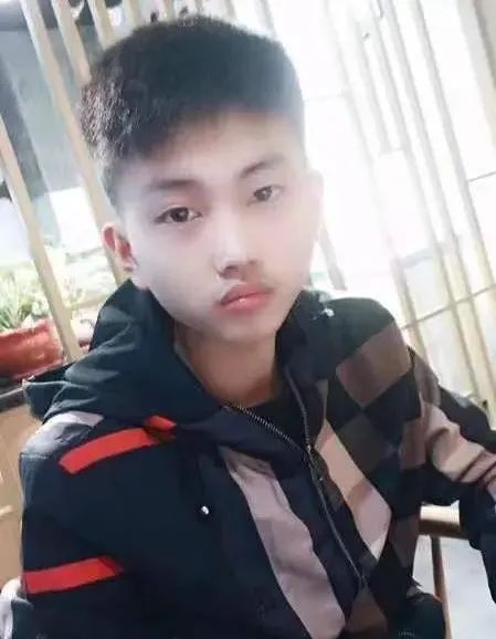 2021全年最感动人心的5张*拍偷**照,承包了朋友圈所有泪点