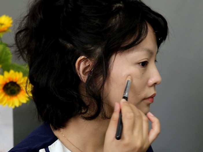 气垫的正确使用方法遮瑕持久不掉,如何使用气垫的正确步骤