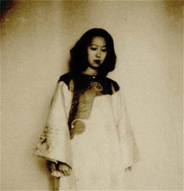 张爱玲为什么嫁给美国难民,如何评价张爱玲和赖雅的爱情