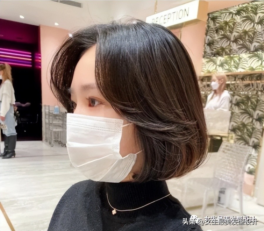 烫短发内扣的步骤,烫外翻内扣卷发教程短发