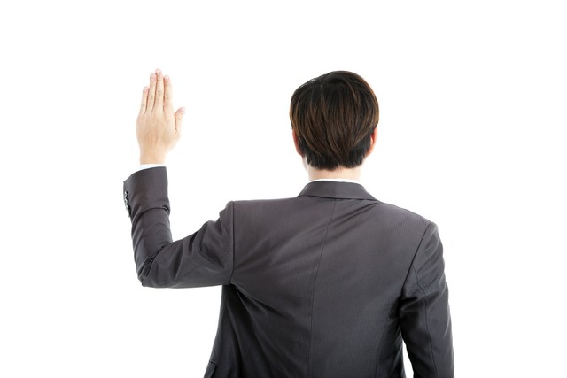 被告人可以申请证人出庭作证吗,被告人可以申请证人出庭作证是指