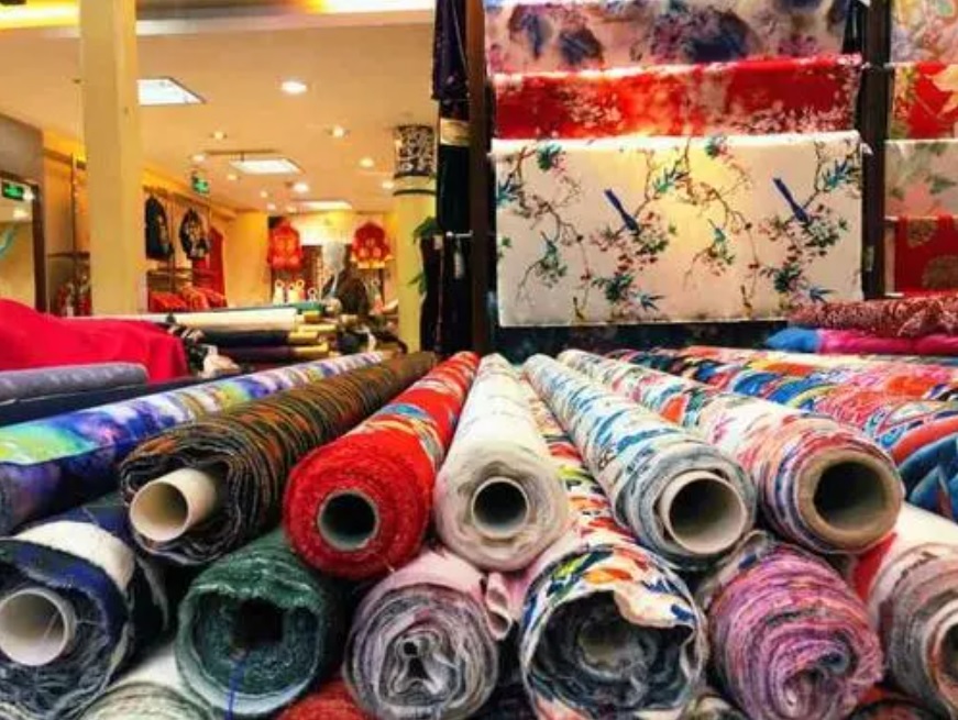 百年前的绸缎店顶流