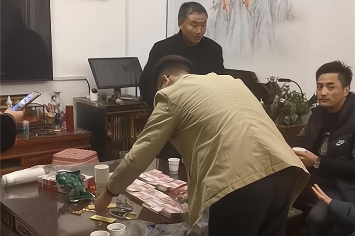 陈亚男退还彩礼直播回放,陈亚男发长文回应离婚