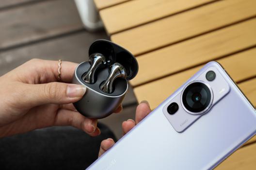 华为FreeBuds5体验评测：“水滴”造型不负澎湃好音质！