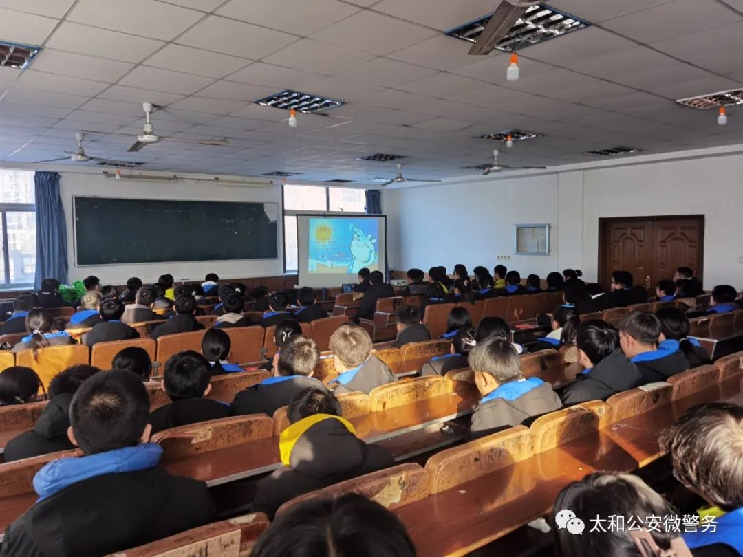 110警察节致敬警察快闪,献礼警察节