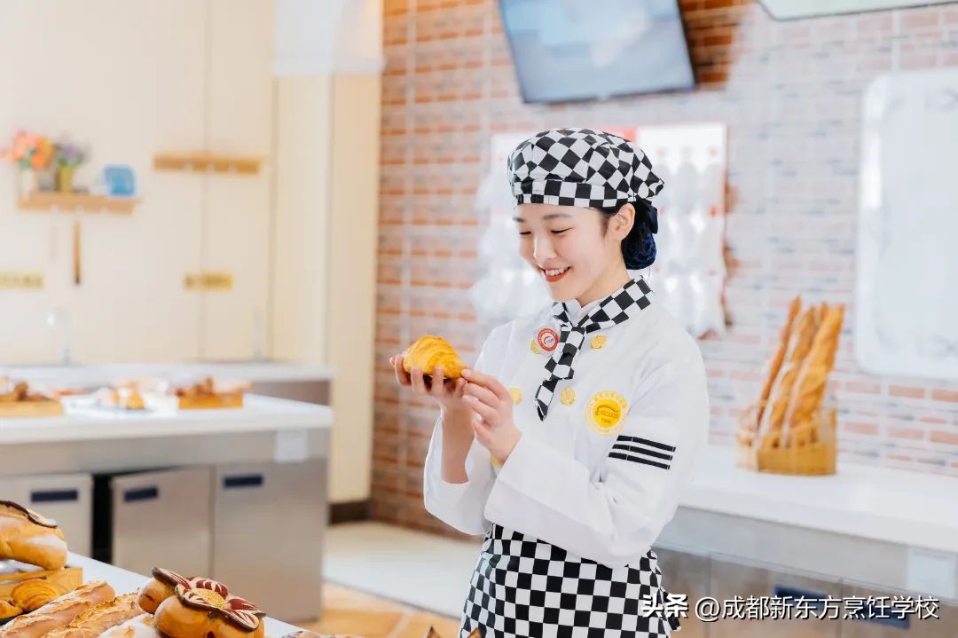 高中毕业女孩子学个什么技术好,女生高中学历适合学什么专业