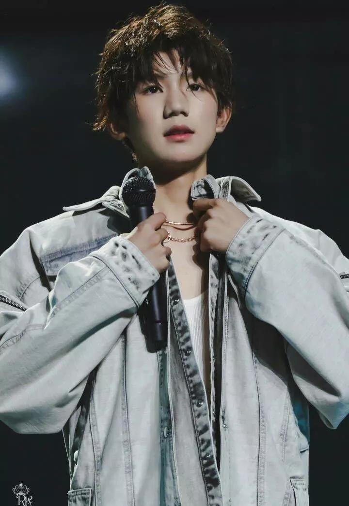 王源图片手机壁纸手控,王源壁纸女生专用高清