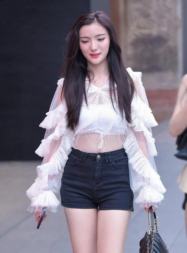 牛仔裤厚款穿搭,开口牛仔裤穿搭