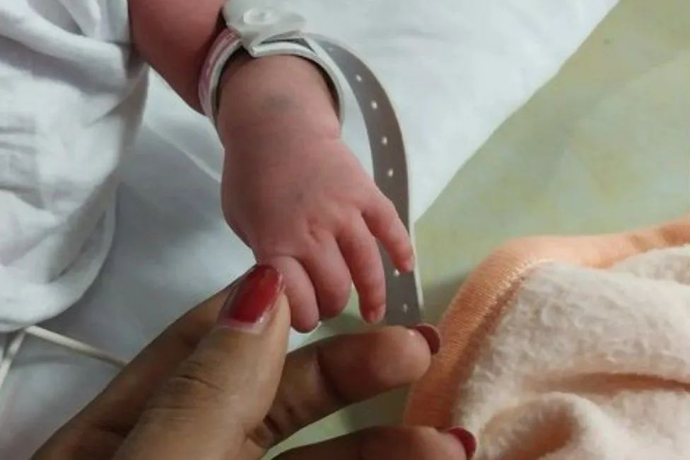 印度跨性别夫妇孕照引轰动！为有一个自己的娃，爸爸选择了怀孕