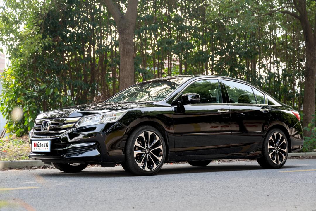 买高配家用车，送V6发动机——9代雅阁3.0LVTI尊贵版