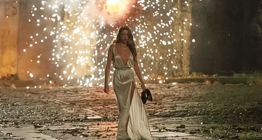 推荐一部福利电影，不能公映被狂剪42分钟依旧无法言说的美